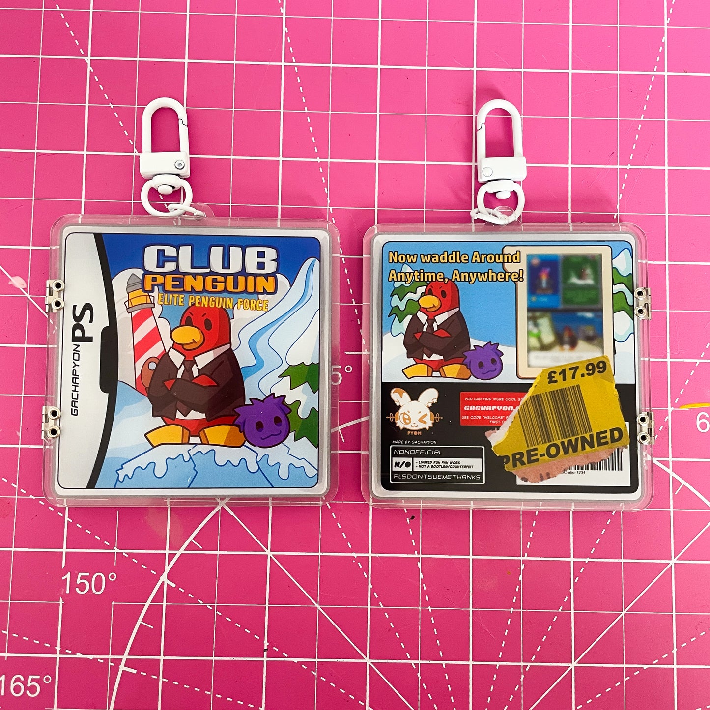 Penguin Game - Hinged Openable Keychain